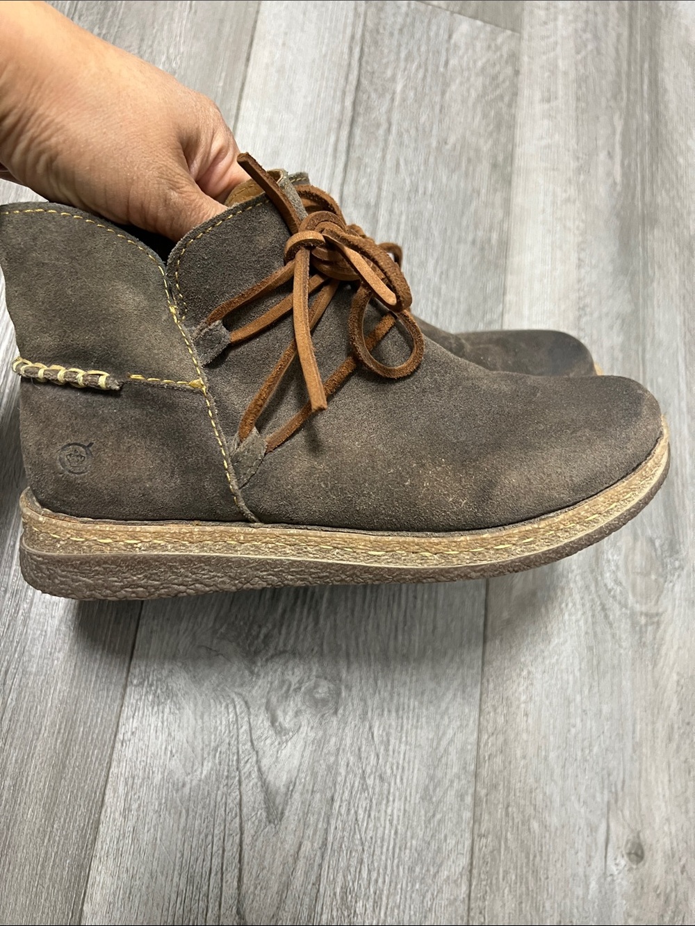 Born Women's Calyn ankle booties/ brown/ size 6.5